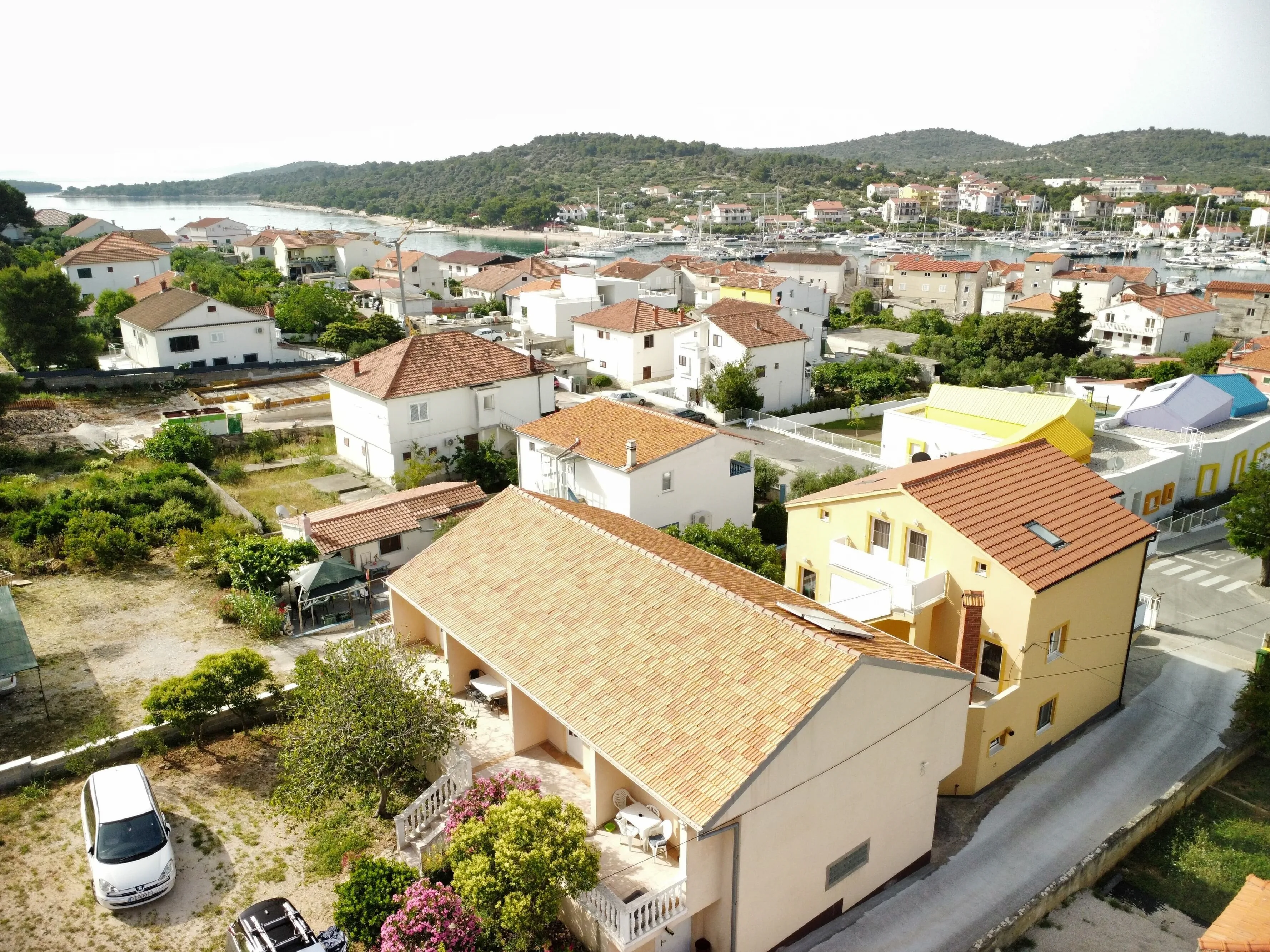 Apartments With Parking Space Jezera, Murter - 5107 Jezera