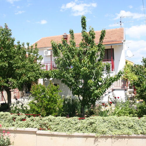 Apartmanok Parkolóhellyel Vodice - 12721  2