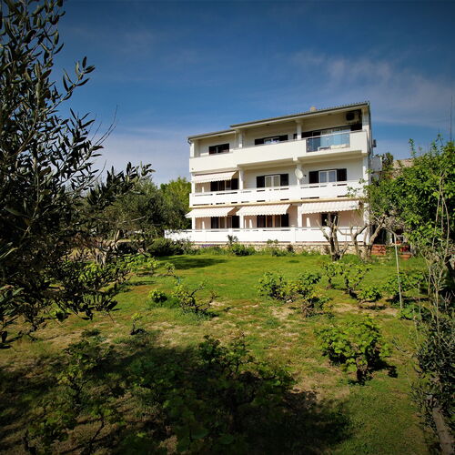 Apartmanok és Szobák Parkolóhellyel Pag - 13060  4