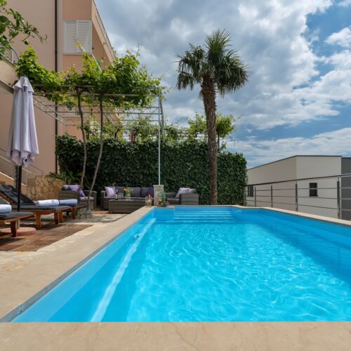 Apartmanok és Szobák Medencével Makarska - 6643  4