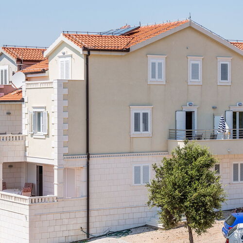 Apartmanok és Szobák Parkolóhellyel Rogoznica - 10339  2