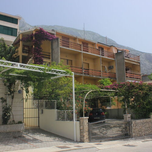 Apartmanok Parkolóhellyel Makarska - 8817  2