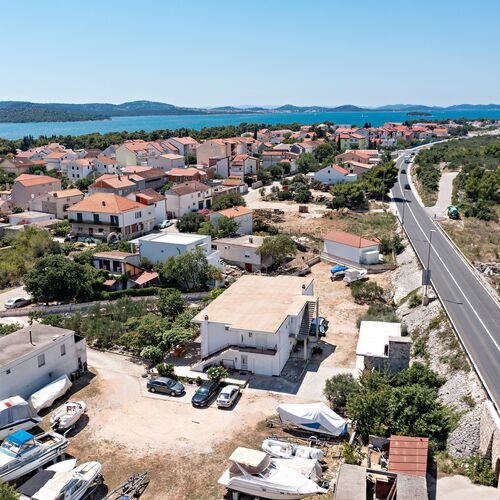 Apartmanok Parkolóhellyel Pirovac, Sibenik - 13263 Pirovac  2