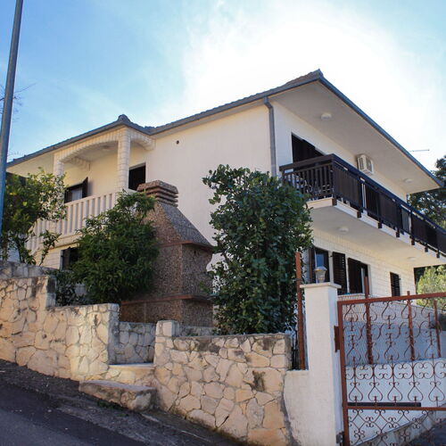 Apartmanok A Tenger Mellett Okrug Gornji, Ciovo - 8663 Okrug Gornji  2