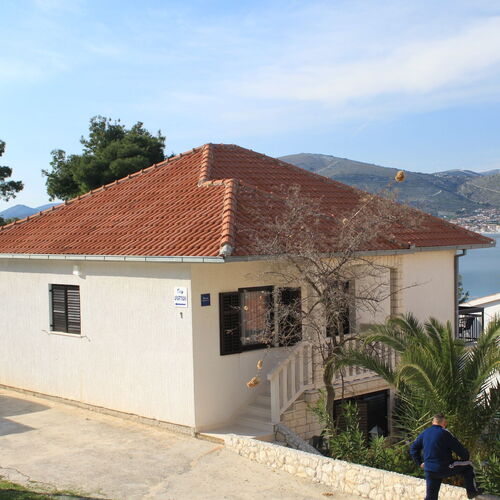 Apartmanok A Tenger Mellett Okrug Gornji, Ciovo - 8663 Okrug Gornji  4