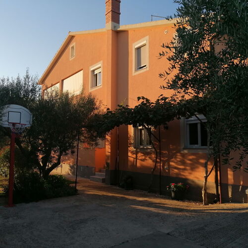 Apartmanok Parkolóhellyel Pula - 7420  2