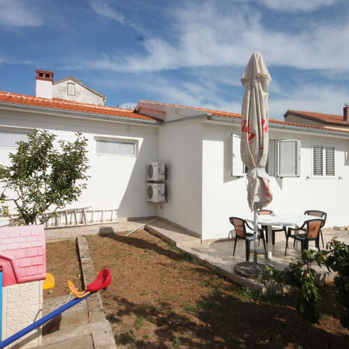 Családi Apartmanok A Tenger Mellett Preko, Ugljan - 8232 Preko  4