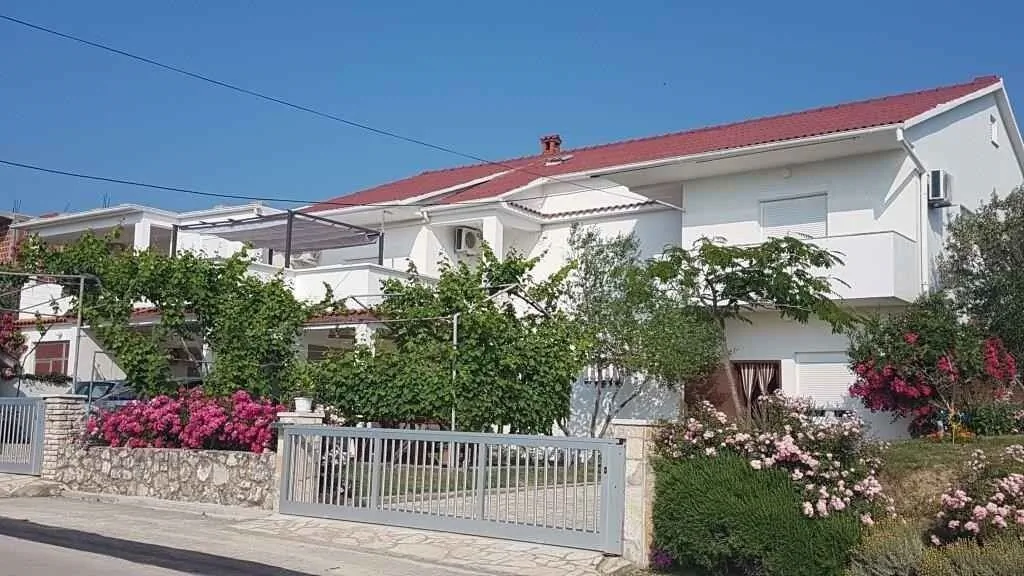 Apartmanok Parkolóhellyel Ljubac, Zadar - 6141 Ljubač