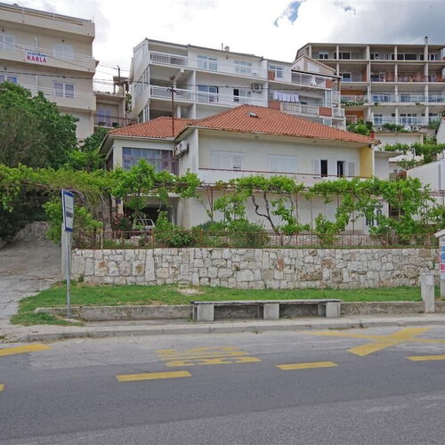 Apartmanok A Tenger Mellett Dugi Rat, Omis - 7575 Dugi Rat  2