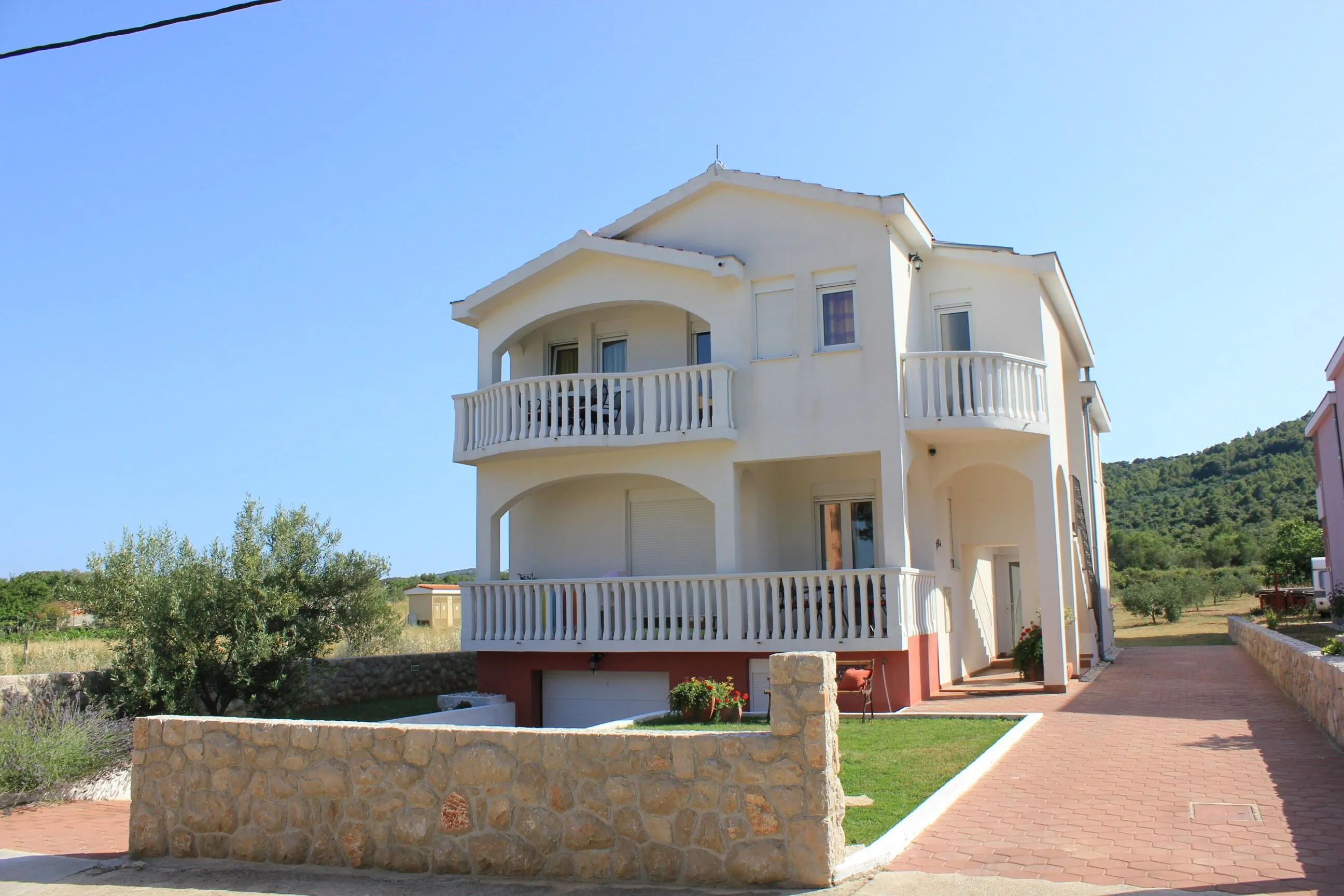 Apartments By The Sea Pašman - 8215