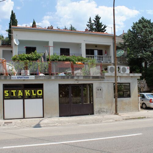 Apartments With Parking Space Novi Vinodolski - 5582