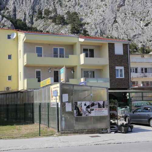 Apartmanok Parkolóhellyel Omis - 10362 Omiš  2