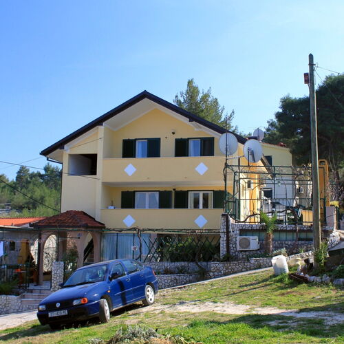 Családi Apartmanok A Tenger Mellett Slatine, Ciovo - 7584 Slatine  4