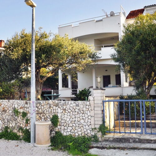 Apartmanok A Tenger Mellett Okrug Gornji, Ciovo - 459 Okrug Gornji  2
