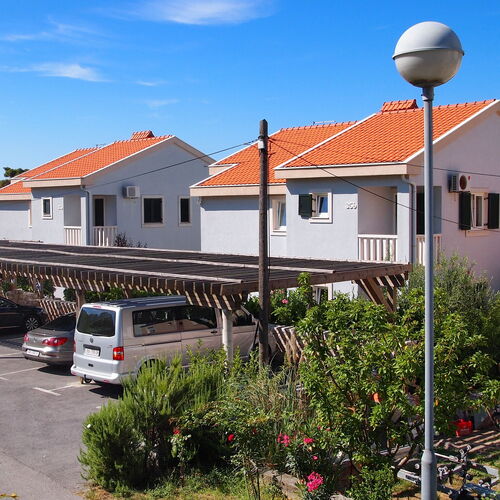 Apartmanok Családok Részére Medencével Banjol, Rab - 3215 Banjol  2