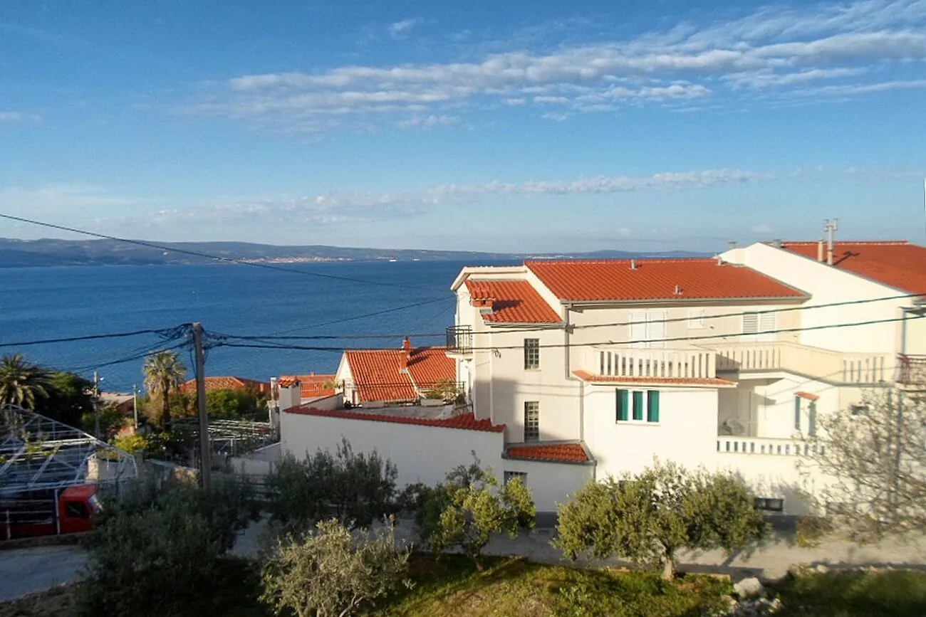 Apartments By The Sea Mali Rat, Omiš - 10014 Mali Rat