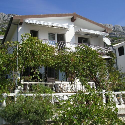 Apartmanok Parkolóhellyel Pisak, Omis - 1009 Pisak