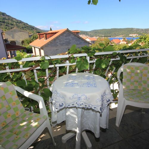 Apartmanok Parkolóhellyel Vis - 2476