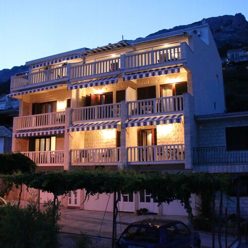 Apartments With Parking Space Pisak, Omiš - 5154 Pisak