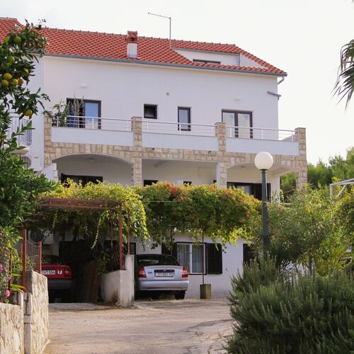 Apartmanok Parkolóhellyel Jelsa, Hvar - 5703 Jelsa