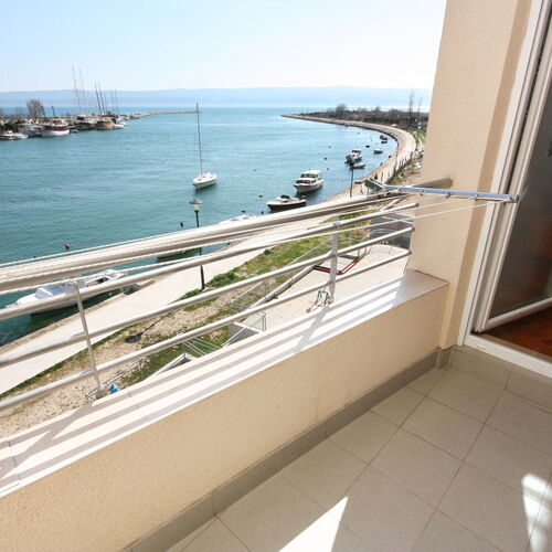 Apartmanok A Tenger Mellett Omis - 6073 Omi 