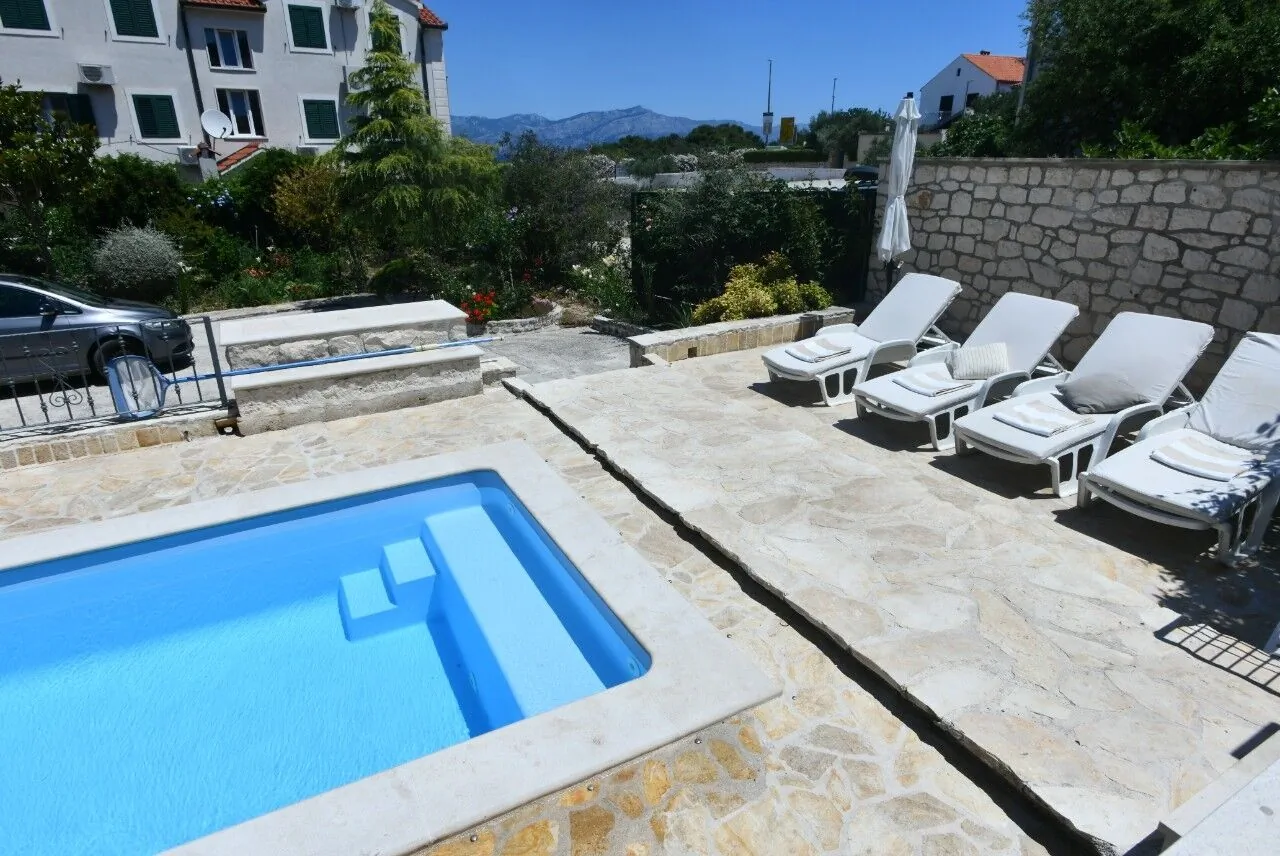 Seaside Apartments With A Swimming Pool Supetar, Brač - 11360 Supetar