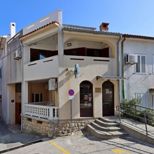 Apartmanok és Szobák Parkolóhellyel Vrbnik, Krk - 5302 Vrbnik