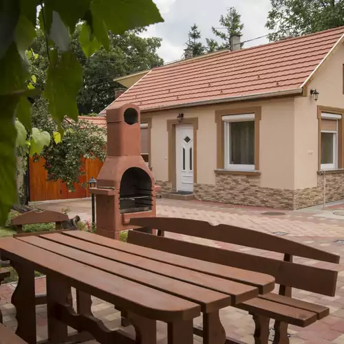 Harmónia Belvárosi Apartmanok Eger 004 kép