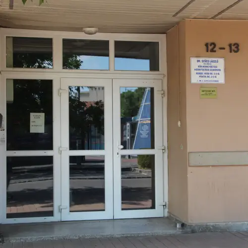 Főbej&aacute;rat az &eacute;p&uuml;letbe