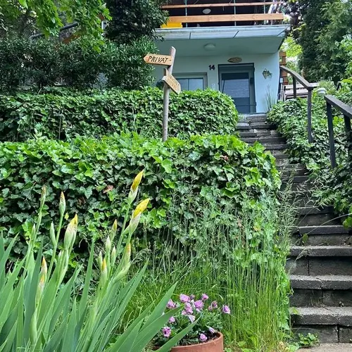 Felj&aacute;r&oacute;, az apartmanhoz