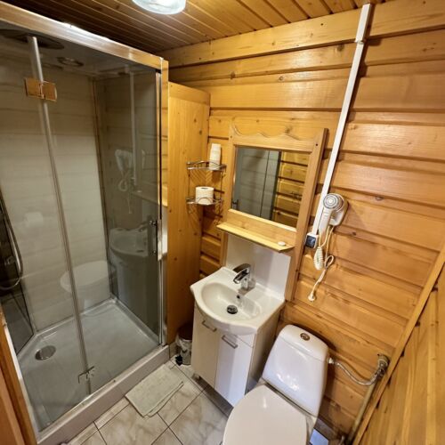 łazienka pokój 3osobowy i 4osobowy