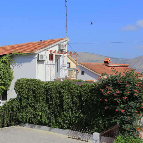 Apartmanok A Tenger Mellett Okrug Gornji, Ciovo - 1069 Okrug Gornji  3