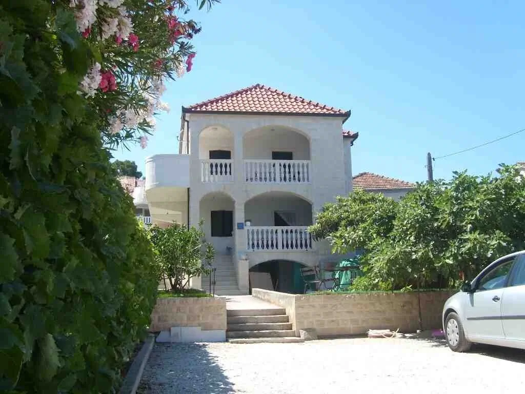 Apartments And Rooms By The Sea Sutivan, Brač - 2943 Sutivan