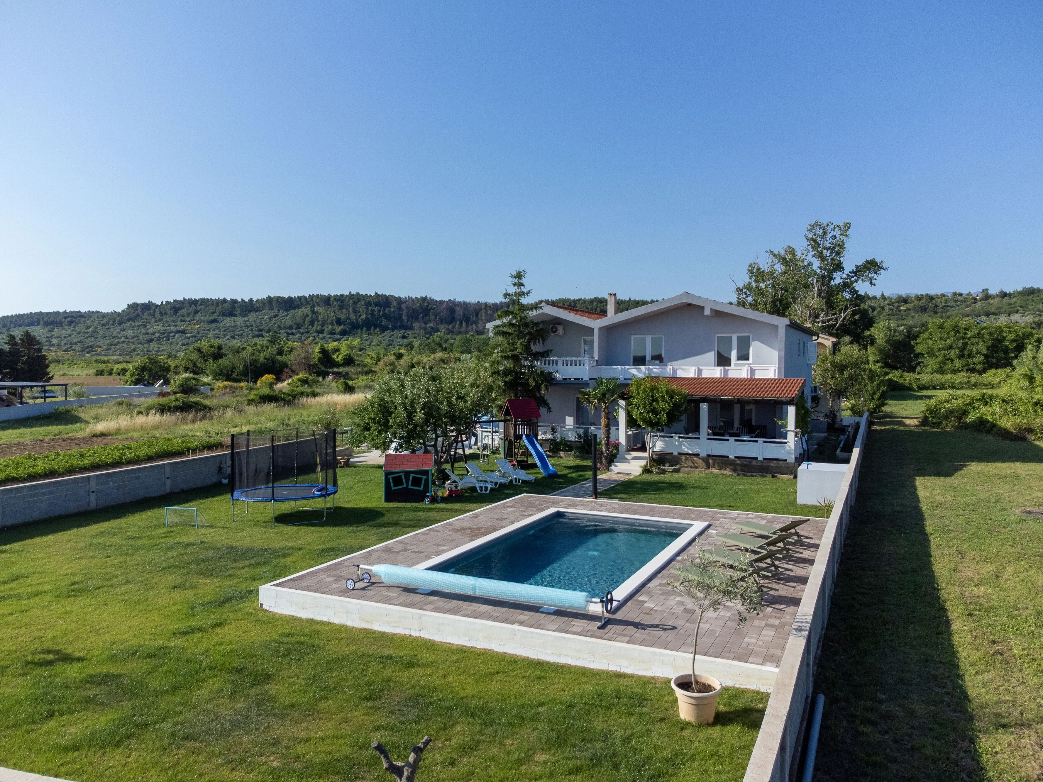 Apartmanok Családok Részére Medencével Ljubac, Zadar - 5831 Ljubač