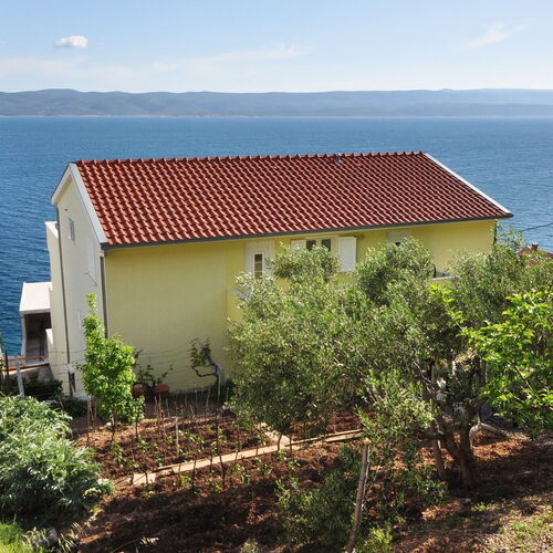 Apartmanok Parkolóhellyel Pisak, Omis - 2827 Pisak  2