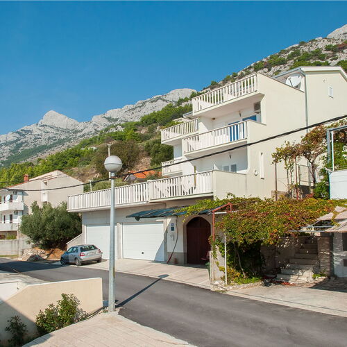 Apartmanok Parkolóhellyel Pisak, Omis - 2827 Pisak  4