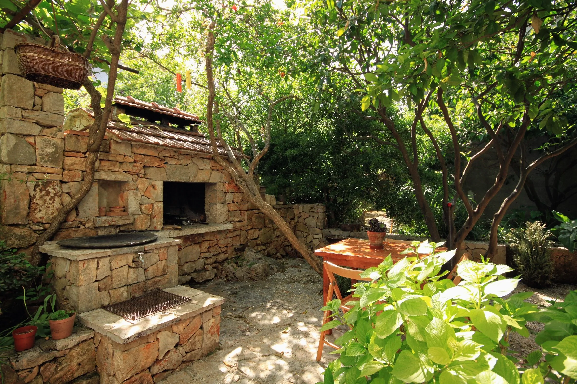 Apartments With Parking Space Jelsa, Hvar - 8750 Jelsa