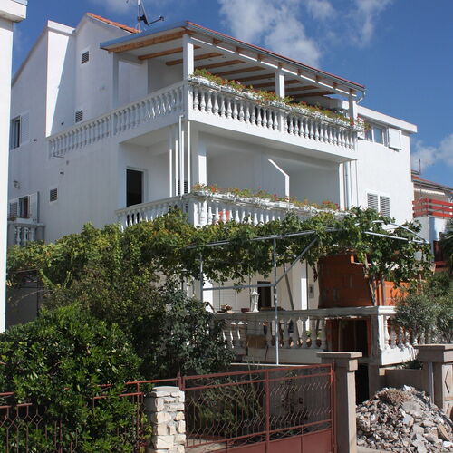 Apartmanok Parkolóhellyel Vodice - 2995  2