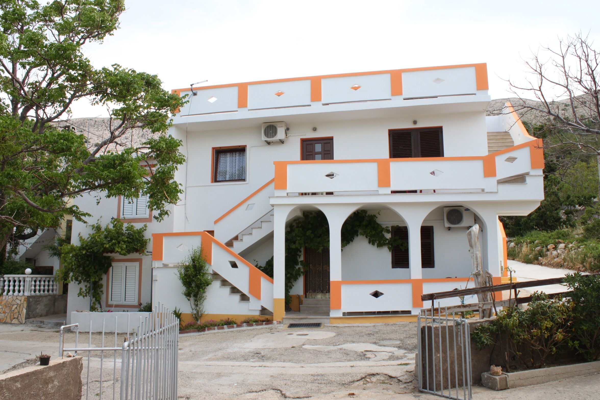 Apartmanok Parkolóhellyel Metajna, Pag - 6421 Metajna