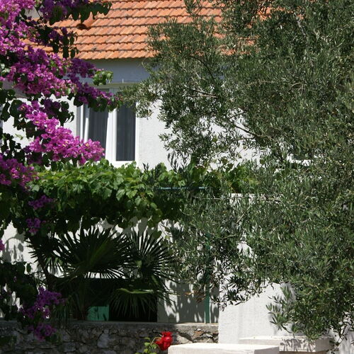 Apartmanok Parkolóhellyel Vodice - 4192  4