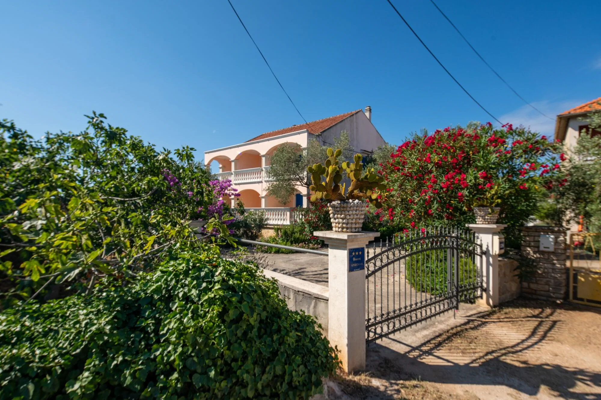 Apartmanok Parkolóhellyel Pasman - 8214 Pašman