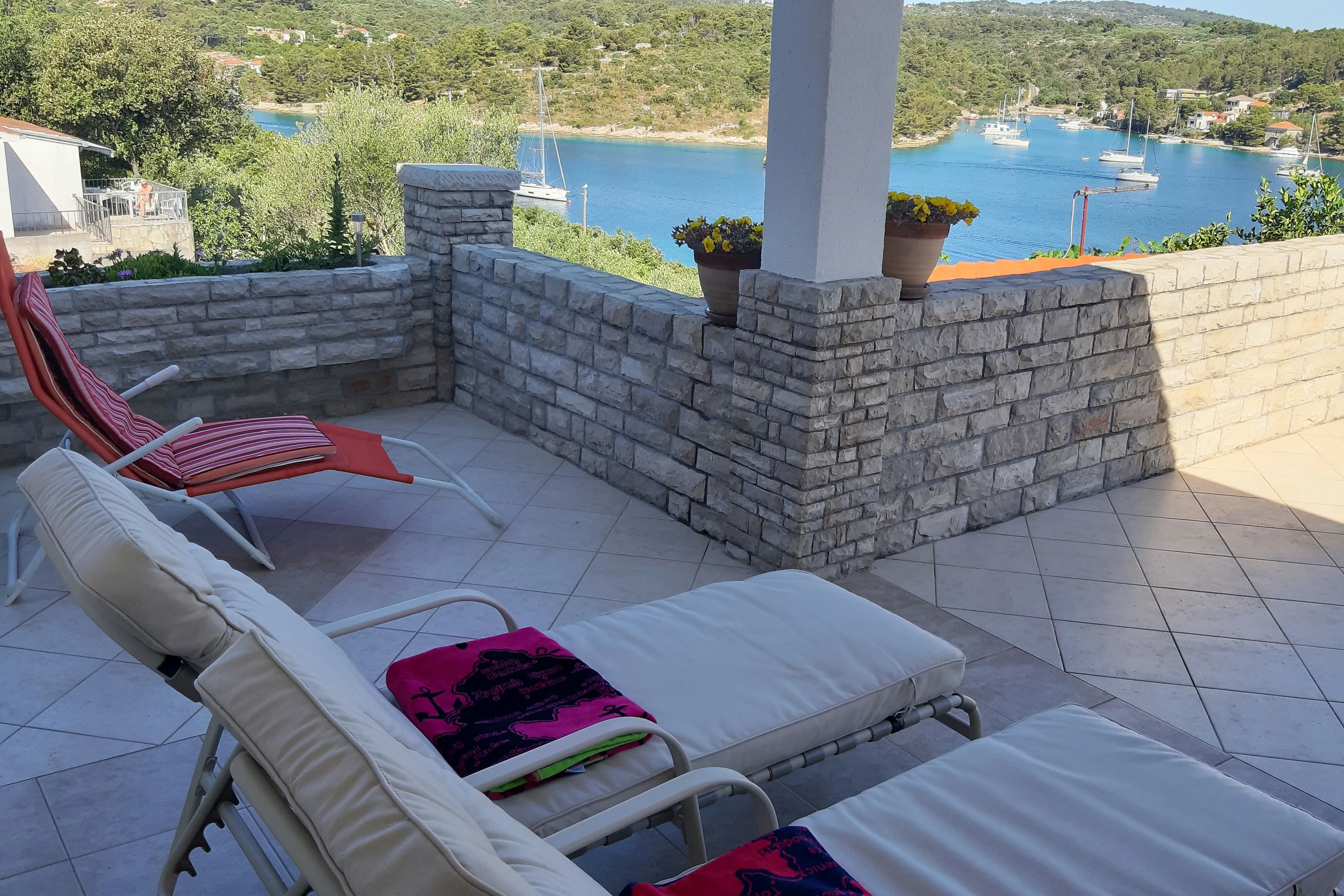 Apartmanok A Tenger Mellett Necujam, Solta - 2089 Nečujam