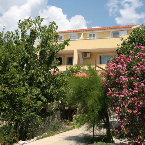 Apartmanok Parkolóhellyel Murter - 5100  2