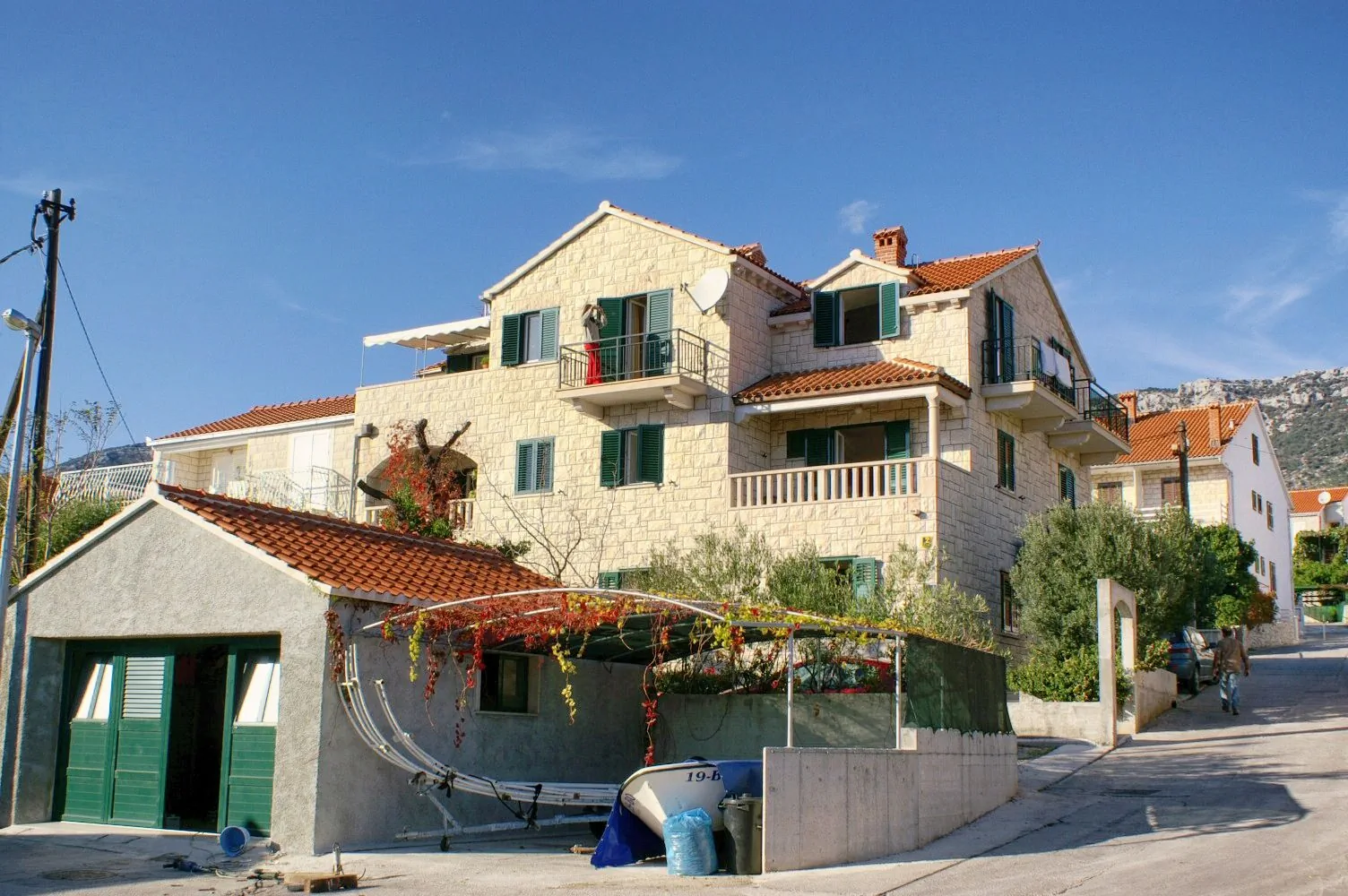 Apartments And Rooms With Parking Space Bol, Brač - 2926 Bol