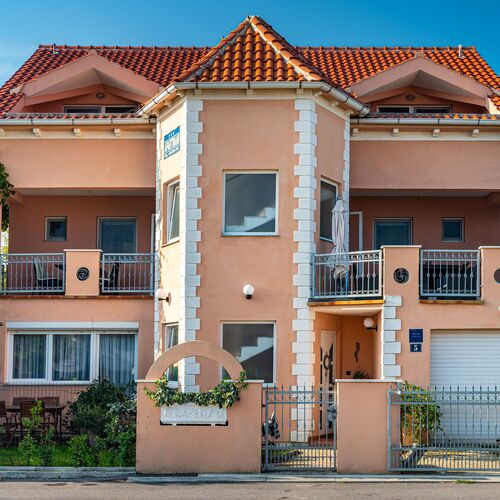 Apartmanok Parkolóhellyel Nin, Zadar - 5936 Nin