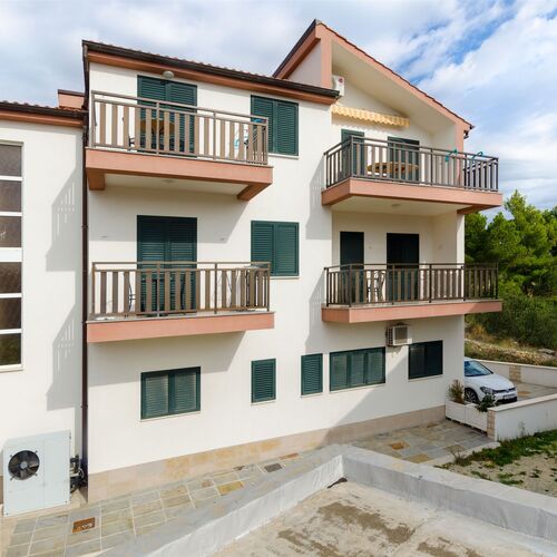 Apartments Karmen Primosten