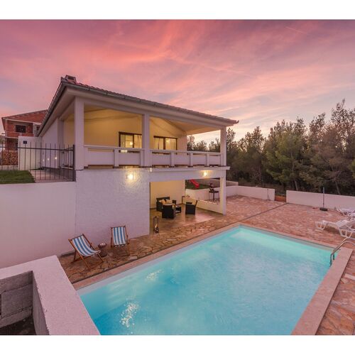 Villa More with pool and garden Rovanjska