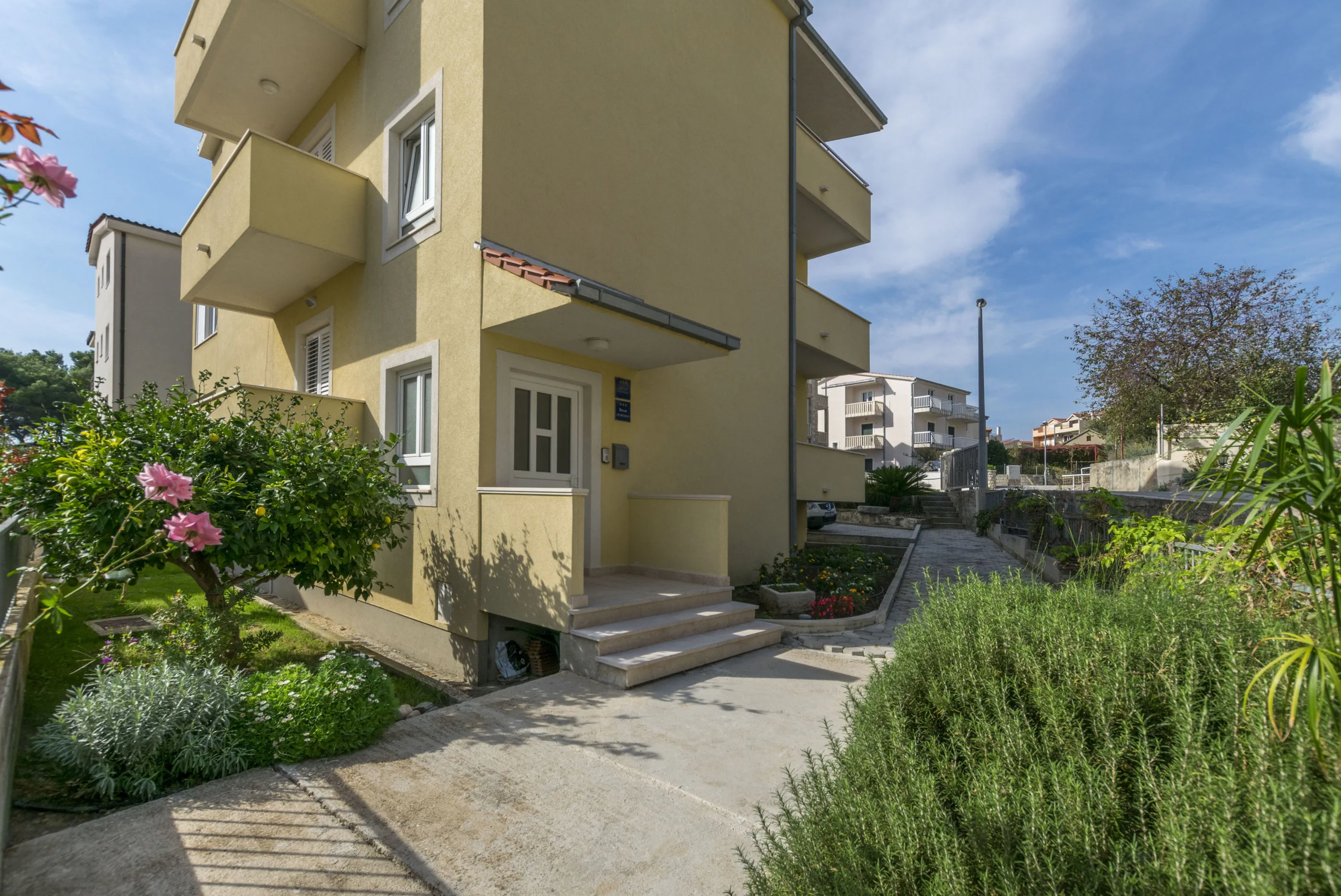 Apartments Srecko Duce