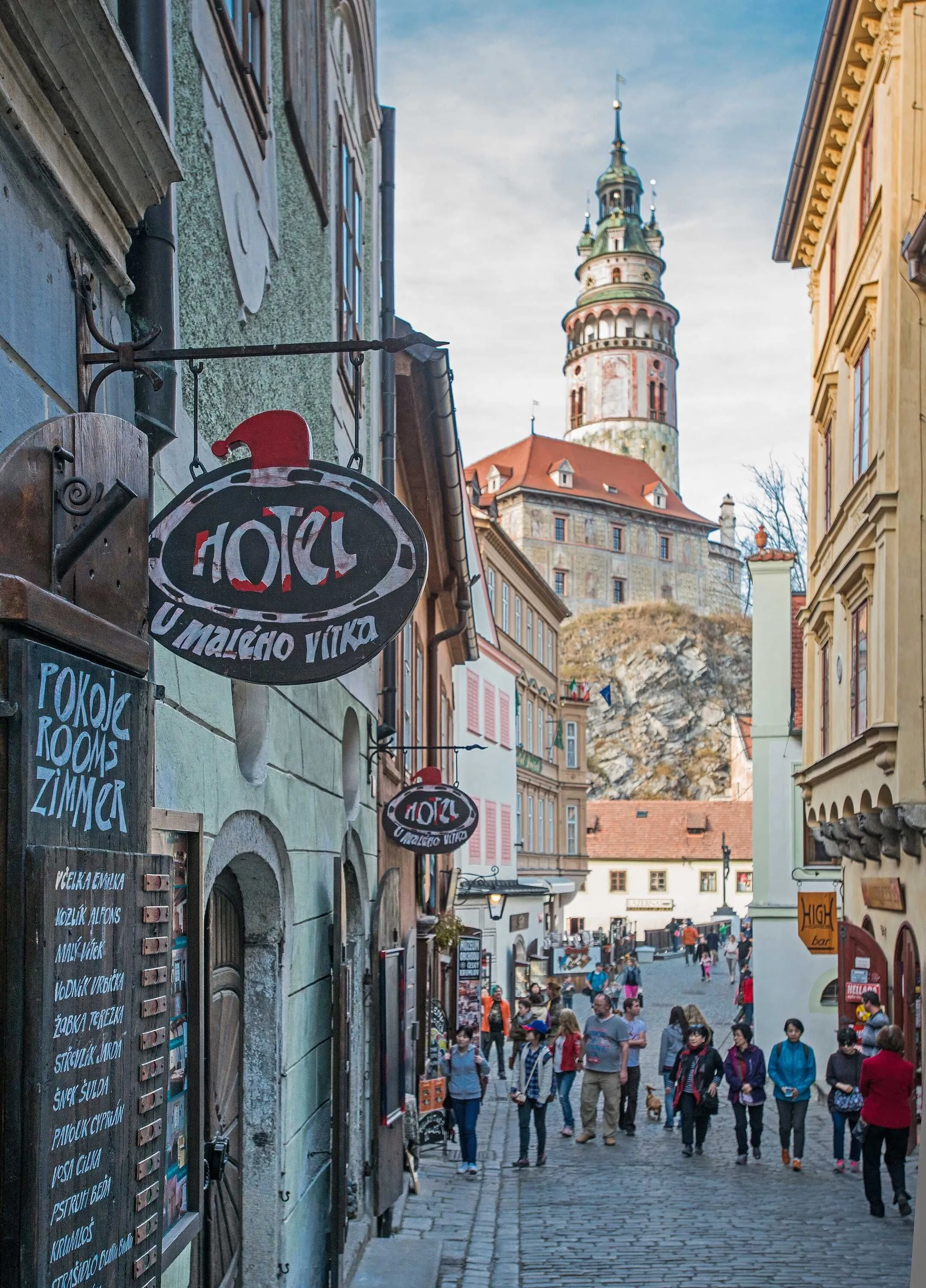 Budova hotelu, ulice Radničn&iacute;