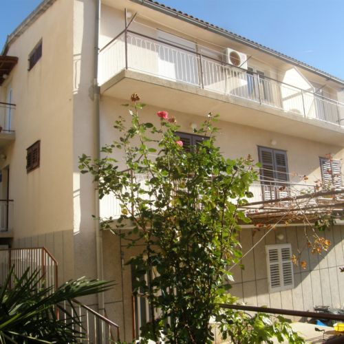 Apartments Paško Primosten  4